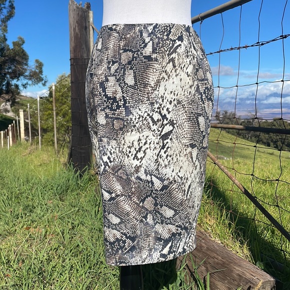 Pure Collection Dresses & Skirts - Pure Collection Snake Pencil skirt